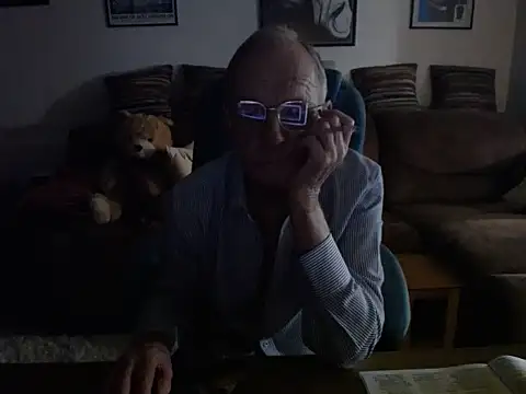 Snapshot of Ferret7777 chatting on 11-13-25, 11:14 Ferret7777 online show from 11-13-25, 11:14