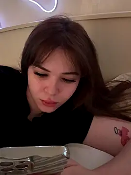 CutiePie3 online show from 11-29-25, 07:33