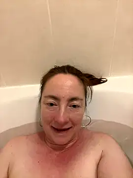 LouiseTswing online show from 12-01-24, 04:40