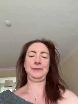 LouiseTswing online show from 01-10-25, 12:47
