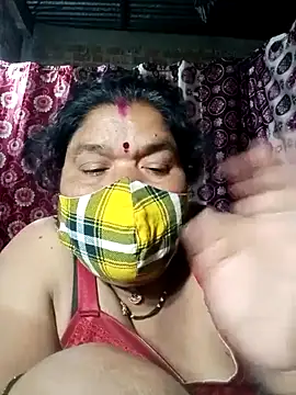 Hot Falguni online show from 02-14-25, 01:23