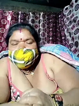 Hot Falguni online show from 02-15-25, 01:42