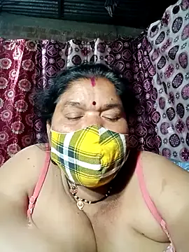 Hot Falguni online show from 02-15-25, 04:34