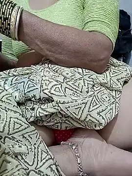 Hot Falguni online show from 09-13-25, 07:41
