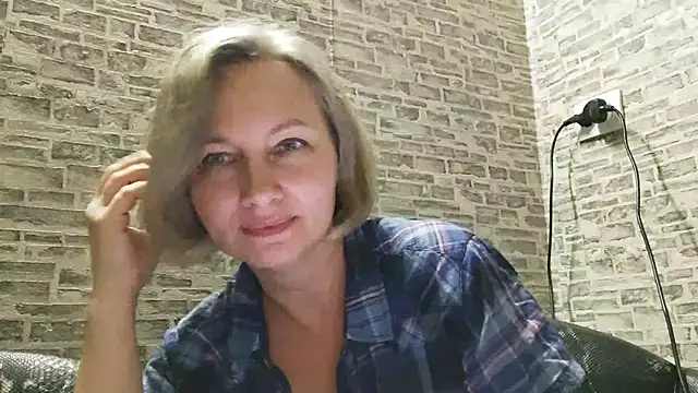 EdithManning online show from 12-21-24, 05:51