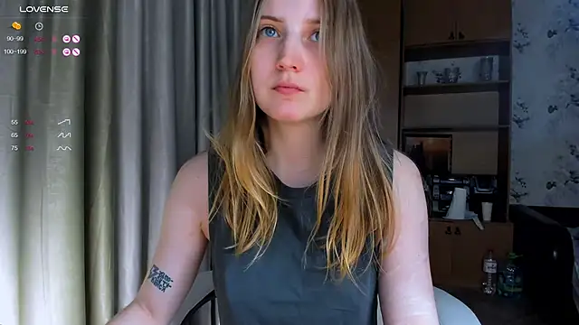 Snapshot of princessaalicc chatting on 10-16-25, 03:13 princessaalicc online show from 10-16-25, 03:13