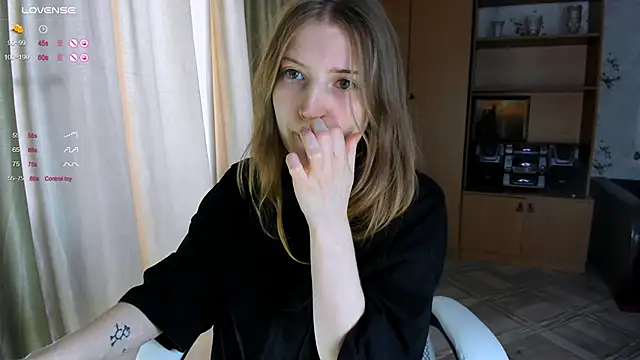 Snapshot of princessaalicc chatting on 11-22-25, 07:51 princessaalicc online show from 11-22-25, 07:51