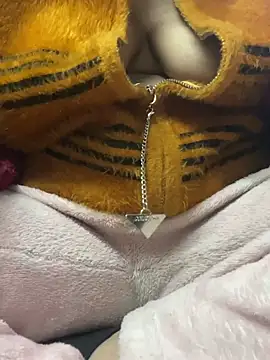 Hot-Anuska online show from 01-17-25, 11:27