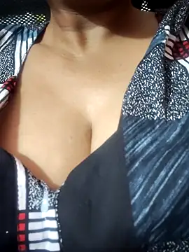 Hot-Anuska online show from 10-18-25, 02:47