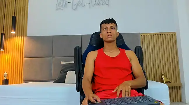 wolf james123 online show from 02-05-25, 03:02