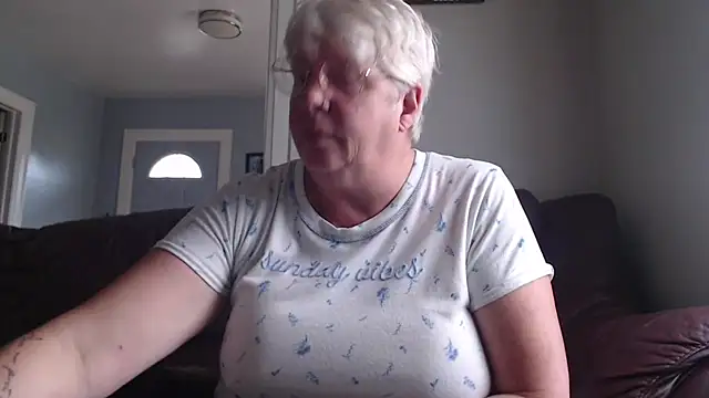 canadiancougar1965 online show from 10-17-25, 02:19