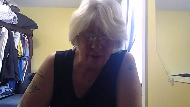 Snapshot of canadiancougar1965 chatting on 03-18-26, 03:37 canadiancougar1965 online show from 03-18-26, 03:37