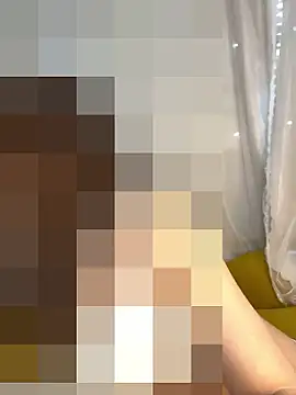 Snapshot of miumiu_0304 chatting on 10-18-25, 06:05 miumiu 0304 online show from 10-18-25, 06:05