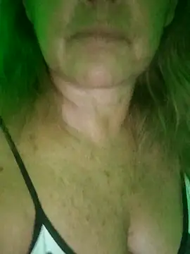 Kasandra Ho online show from 12-17-25, 01:33