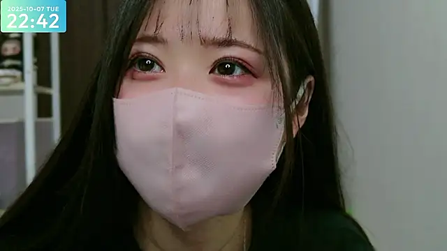 Snapshot of -SHIZUKU- chatting on 10-07-25, 01:41 -SHIZUKU- online show from 10-07-25, 01:41