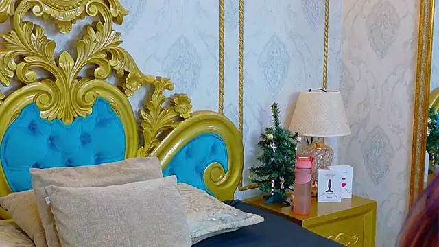 Snapshot of LucyLeah chatting on 12-18-25, 01:39 LucyLeah online show from 12-18-25, 01:39