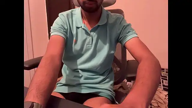 Snapshot of meatycronn chatting on 10-10-25, 01:21 meatycronn online show from 10-10-25, 01:21