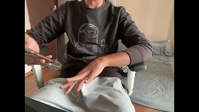 Snapshot of meatycronn chatting on 11-19-25, 09:31 meatycronn online show from 11-19-25, 09:31