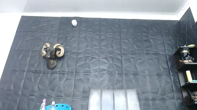 Hanna Fox 69 online show from 10-29-25, 11:34