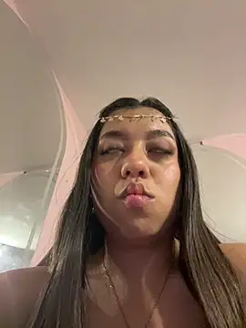 Lea velle online show from 10-30-25, 04:03