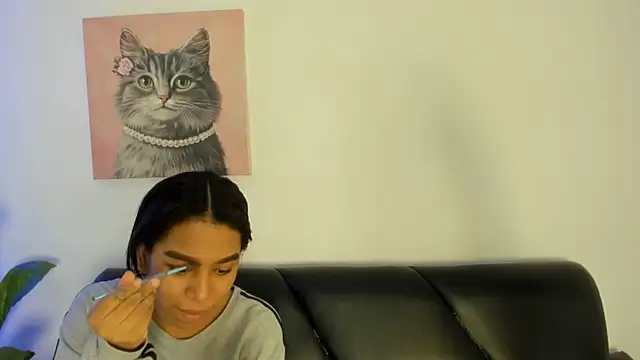 Fernanda brown18 online show from 10-18-25, 07:47