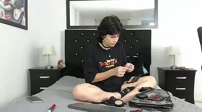 Caitlynwheler online show from 12-24-24, 02:43