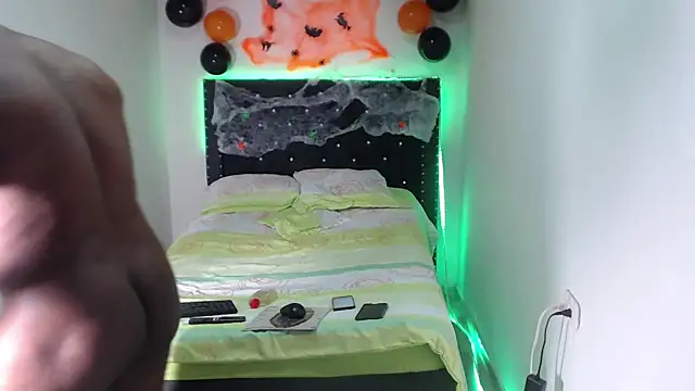 EbonyAscend online show from 10-14-25, 02:12