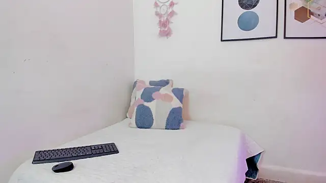 Abriil7 online show from 10-13-25, 03:39