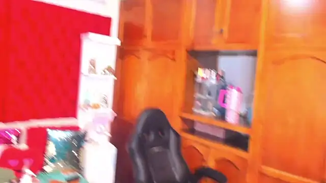 larafoxter online show from 03-08-25, 03:56