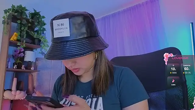 emilyrouxe online show from 11-28-25, 04:09