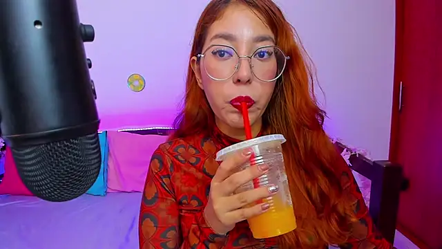 Snapshot of _Moon_Johnson chatting on 09-14-25, 02:33  Moon Johnson online show from 09-14-25, 02:33