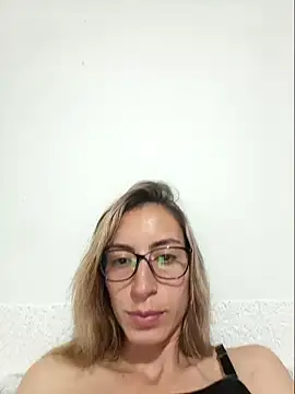Snapshot of Melinaa-sex chatting on 12-28-24, 10:34 Melinaa-sex online show from 12-28-24, 10:34
