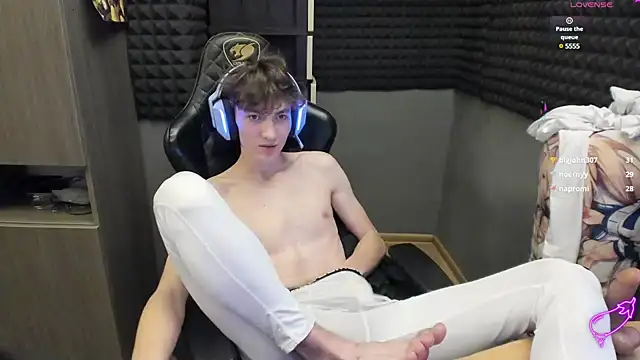 Snapshot of bambelbye chatting on 12-05-24, 12:52 bambelbye online show from 12-05-24, 12:52