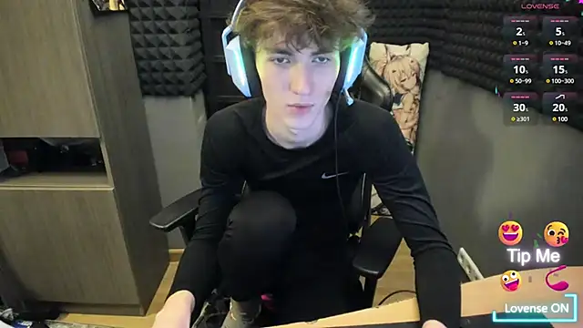 Snapshot of bambelbye chatting on 12-11-24, 07:03 bambelbye online show from 12-11-24, 07:03