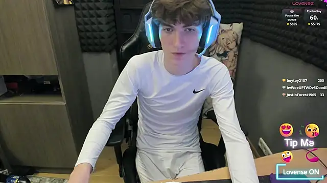 Snapshot of bambelbye chatting on 12-11-24, 10:06 bambelbye online show from 12-11-24, 10:06