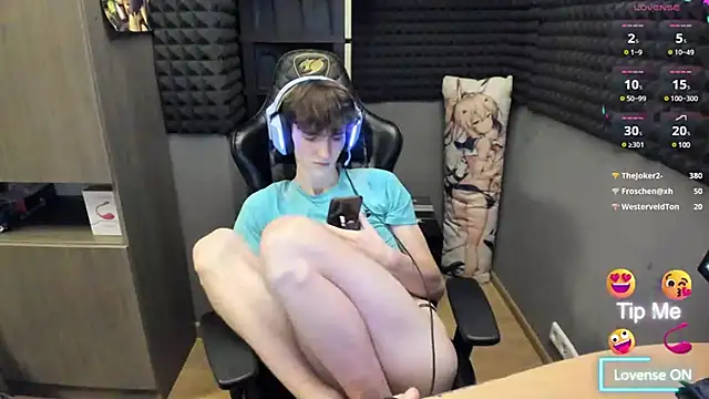 Snapshot of bambelbye chatting on 12-14-24, 08:08 bambelbye online show from 12-14-24, 08:08