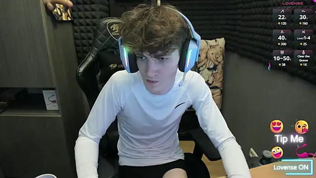 Snapshot of bambelbye chatting on 12-20-24, 01:11 bambelbye online show from 12-20-24, 01:11