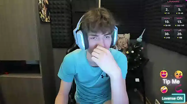 Snapshot of bambelbye chatting on 01-04-25, 01:10 bambelbye online show from 01-04-25, 01:10