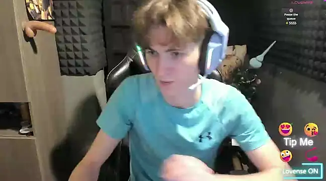 Snapshot of bambelbye chatting on 01-19-25, 06:10 bambelbye online show from 01-19-25, 06:10