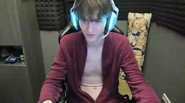 Snapshot of bambelbye chatting on 01-21-25, 06:23 bambelbye online show from 01-21-25, 06:23