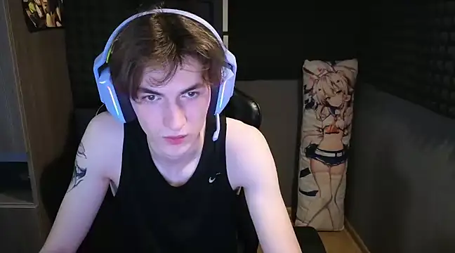 Snapshot of bambelbye chatting on 03-18-25, 09:53 bambelbye online show from 03-18-25, 09:53