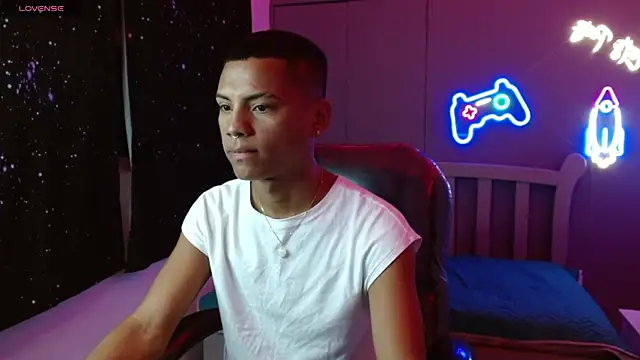 OwenStone  online show from 12-15-24, 07:31