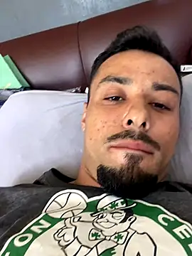 Snapshot of WCosso chatting on 11-10-25, 02:05 WCosso online show from 11-10-25, 02:05