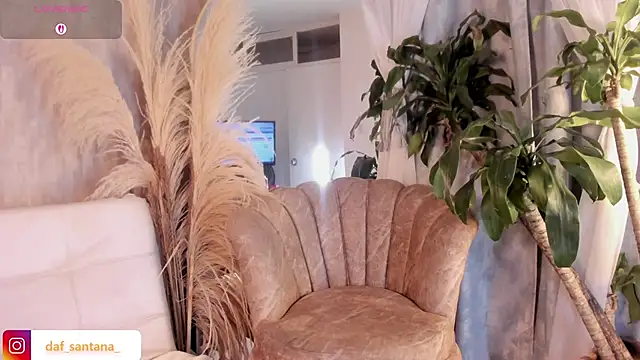 maddy cooper  online show from 10-30-25, 10:10