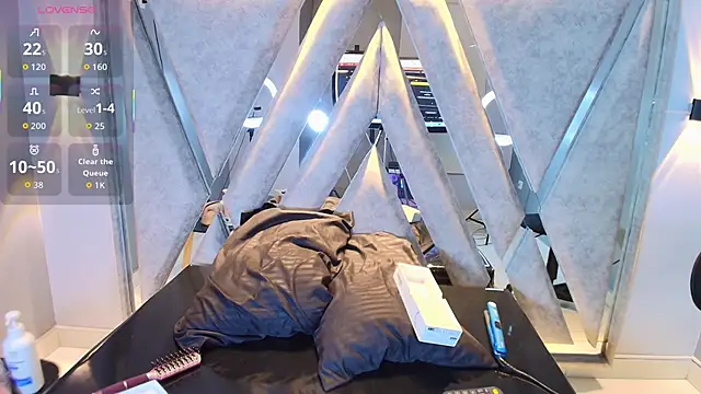 Snapshot of Annie9_ chatting on 10-09-25, 05:05 Annie9 online show from 10-09-25, 05:05