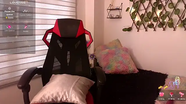 Snapshot of EmberEyes_999 chatting on 11-11-25, 08:42 EmberEyes 999 online show from 11-11-25, 08:42