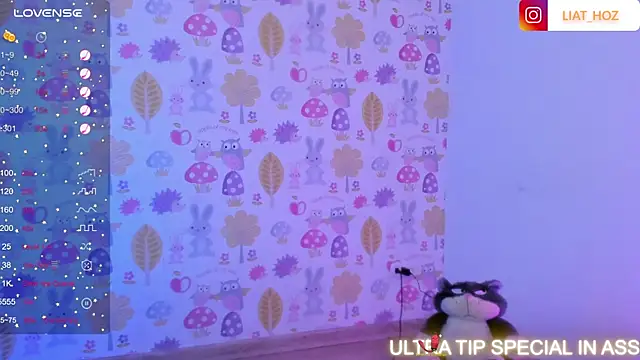 Snapshot of Sexy_adara_1b chatting on 11-25-25, 05:18 Sexy adara 1b online show from 11-25-25, 05:18