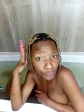 Snapshot of SHANTYBABE chatting on 09-17-25, 07:37 SHANTYBABE online show from 09-17-25, 07:37