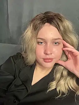 KikiWatson online show from 12-29-24, 04:30