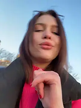 KikiWatson online show from 01-26-25, 06:59